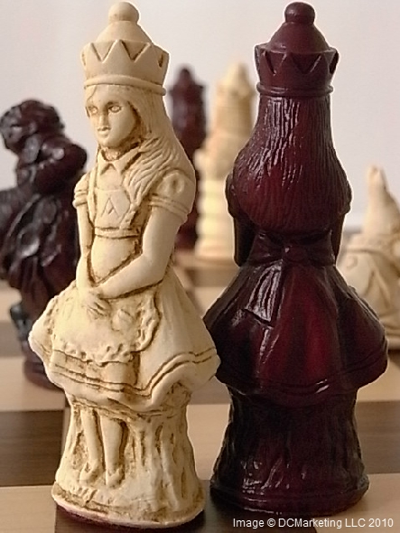 Alice In Wonderland Plain Theme Chess Set